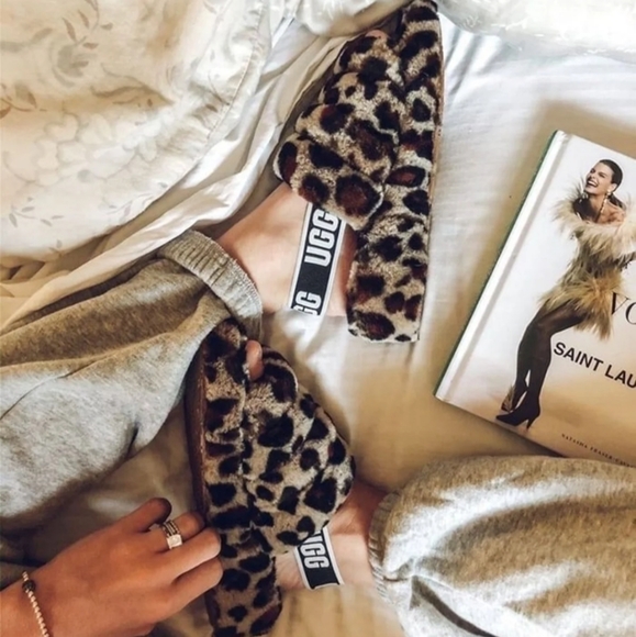 UGG Fluff Yeah Leopard Slide
Size 9 - Picture 8 of 8